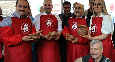 Dünya Menemen'de Buluşacak