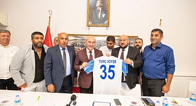 Başkan Soyer, Roman dernekleriyle işbirliği protokolü imzaladı