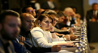 Başkan Tugay ilçe belediye başkanlarıyla toplantı yaptı