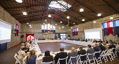  Bütün dünya dursa da biz durmayacağız