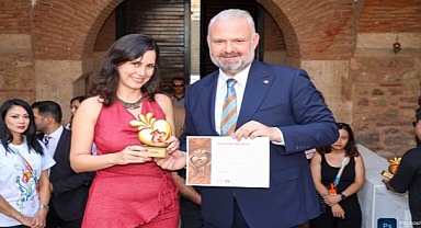 Başkan Pehlivan’a “Bilge İnsan” hediyesi