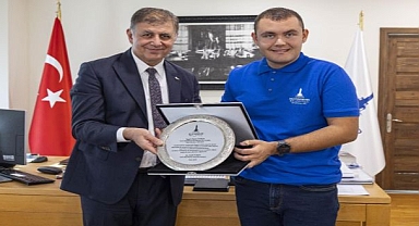 Tarihi başarılara imza atan Tuna, Başkan Tugay’la buluştu