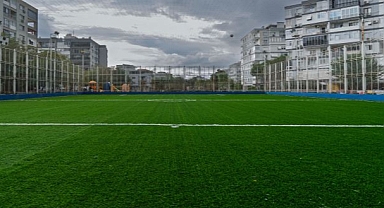 Büyükşehir’den gençlere beş yeni halı saha