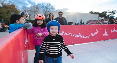 İzmir yeni yılı rengarenk bir festivalle karşılıyor