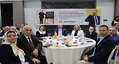 Menemen'de Öğretmenler Günü, dayanışma ve coşkuyla kutlandı