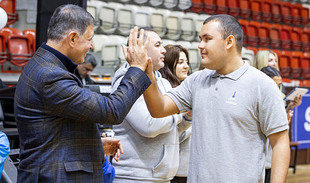 “Bize mutluluk gözyaşları döktürün”