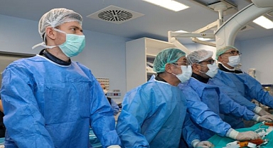 İzmir Şehir Hastanesi'nde Ameliyatsız Kalp Tedavisi