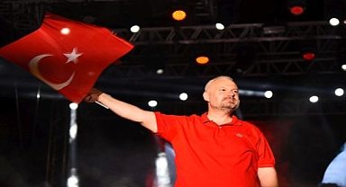 Cumhuriyet coşkusu Menemen'de Blok-3 ve Aşkın Nur Yengi ile yaşanacak