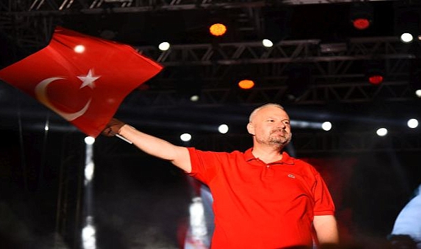 Cumhuriyet coşkusu Menemen'de Blok-3 ve Aşkın Nur Yengi ile yaşanacak
